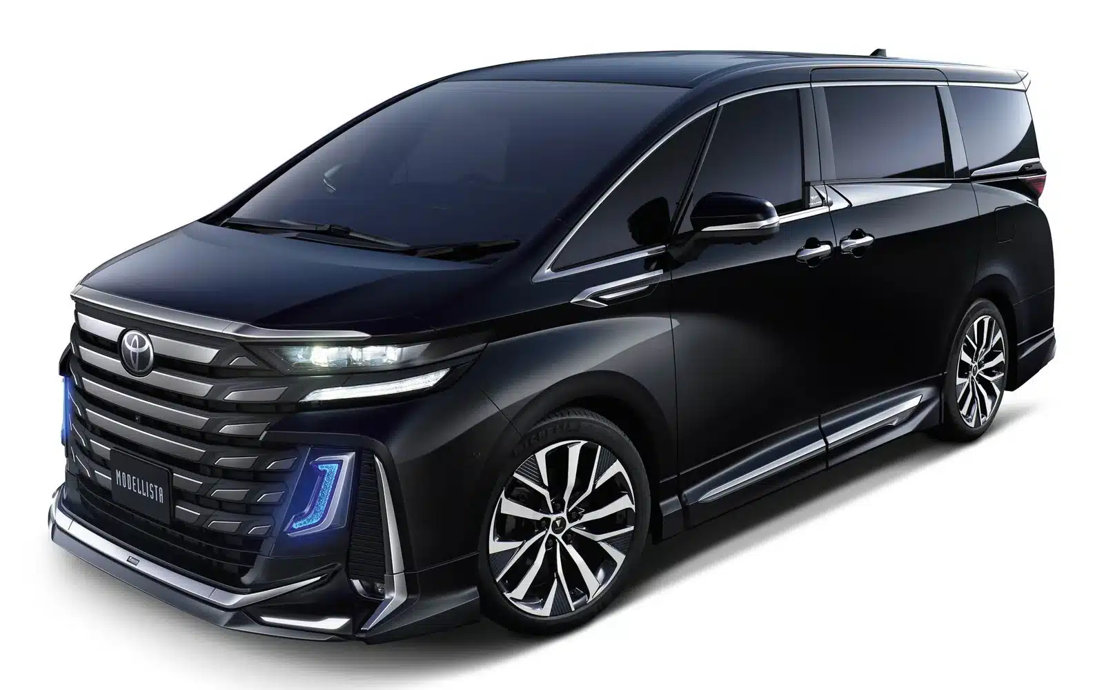 Toyota lancia il primo minivan ibrido plug-in del Giappone