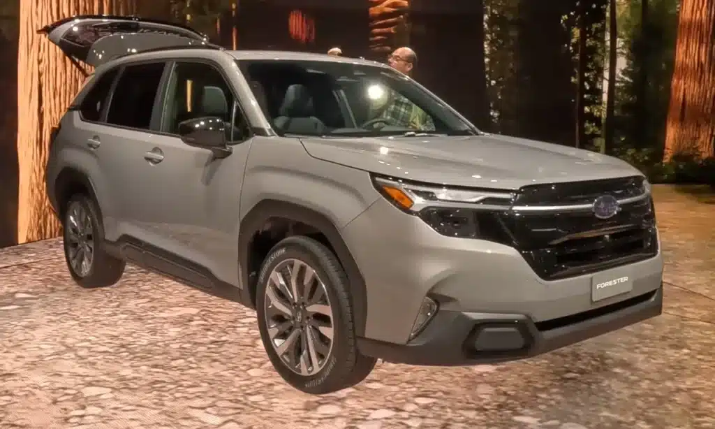 La Subaru Forester Hybrid 2025, uno dei modelli più attesi, arriverà il prossimo anno.